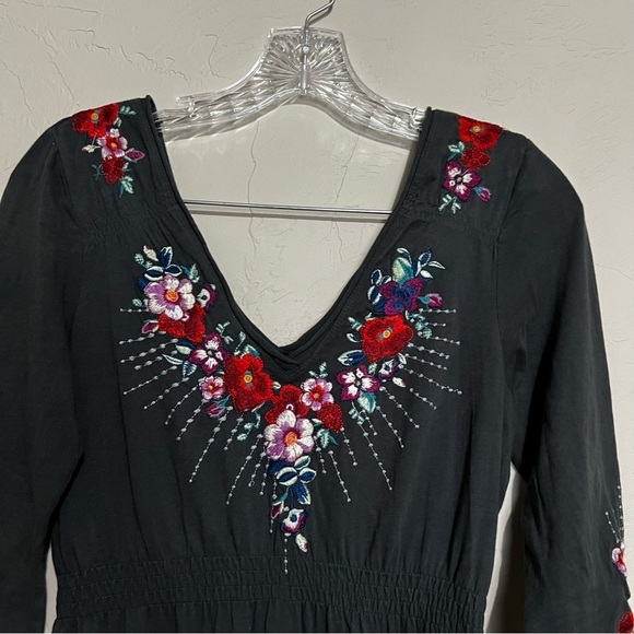 Johnny Was JW LA Gray Floral Embroidered Boho Peasant Dress - Picture 3 of 11